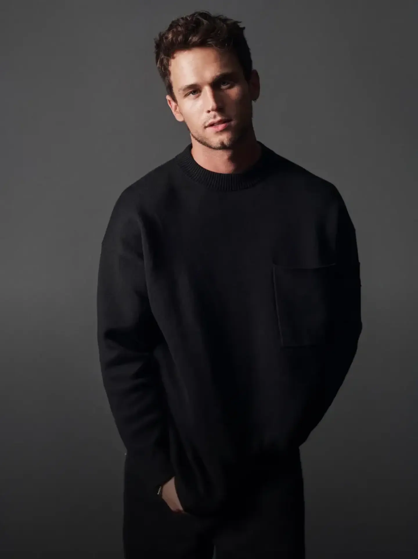 black-full-hand-t-shirt